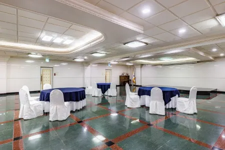 Gaya Hotel Отели в г. Сонджу