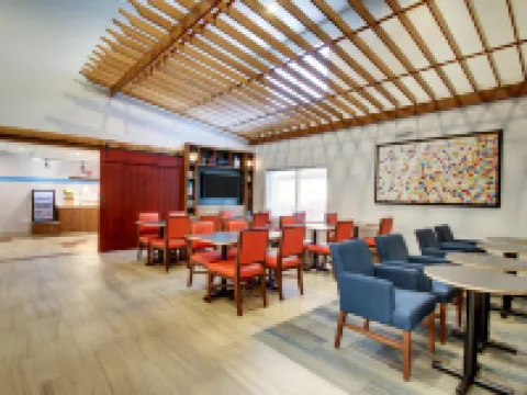 奧羅拉智選假日套房酒店-內珀維爾 奧羅拉酒店