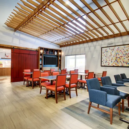 Holiday Inn Express & Suites AURORA - NAPERVILLE by IHG