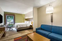 Holiday Inn Express & Suites COLUMBUS by IHG Hotels in Columbus