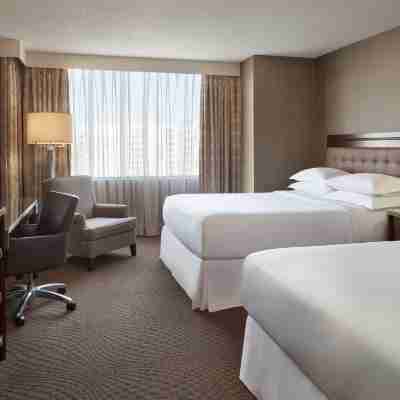 Sheraton Parkway Toronto North Hotel & Suites Rooms