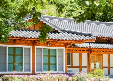 Miryang Yeonsu's Pension Отели рядом с достопримечательностью «Eol-Eumgol»