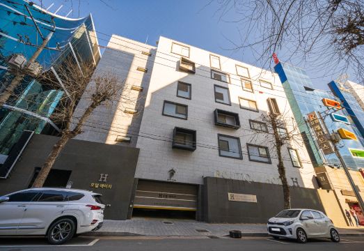 대구 동대구역 H 호텔 객실 인테리어