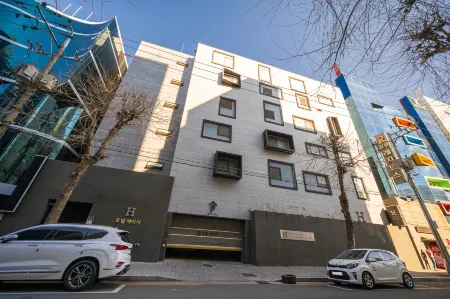 Daegu Dongdaegu H Hotel Отели рядом со станцией Станция Донгдаэгу