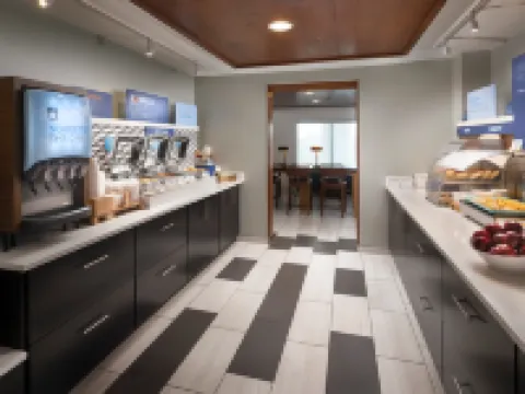 ホリデイ イン エクスプレス & スイーツ オリーブ ブランチ by IHG オリーブ・ブランチのホテル