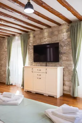 Stephane City Vibe Suites