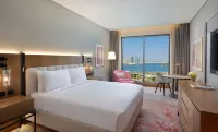 DoubleTree by Hilton Sharjah Waterfront Hotel & Residences - balcony