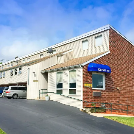 Rodeway Inn State College - Near University