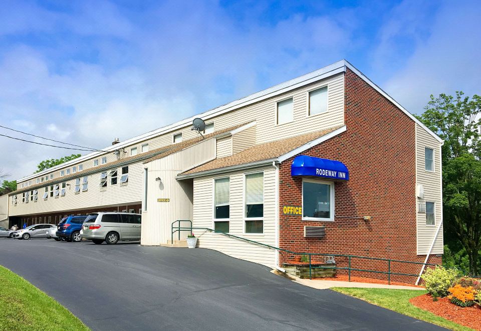 로드웨이 인 스테이트 칼리지