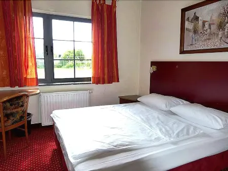 West Hotel an der Sächsischen Weinstrasse