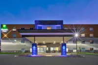 Holiday Inn Express & Suites Wooster