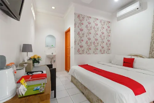 RedDoor Syariah near Exit Toll Puncak Hotel di Kecamatan Ciawi