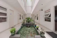 Wisma Kpbd Residence Syariah Mitra RedDoorz Hotels in West Jakarta City