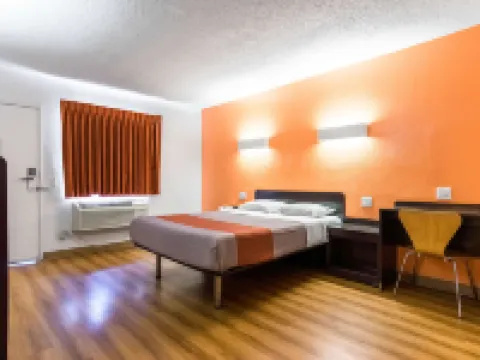 Motel 6-Long Beach, CA - International City ロングビーチのホテル