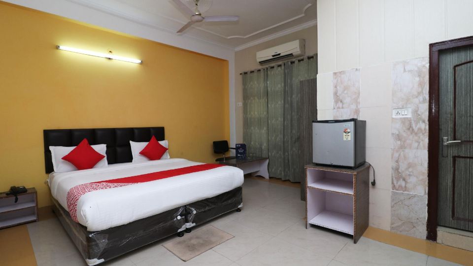 OYO 29997 Hotel Central