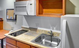 Extended Stay America Select Suites - Wichita - Airport