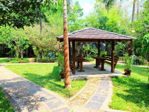 Malee's Nature Lovers Bungalows