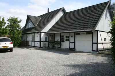 Piccobello Bed & Breakfast Valløby Køge Hotels near Monument For Niels Juel Og Ivar Hvitfeldt I Koge