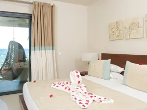 Leora Beach by Horizon Holidays