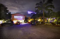 Hotel Club del Sol Hotels in Tonsupa