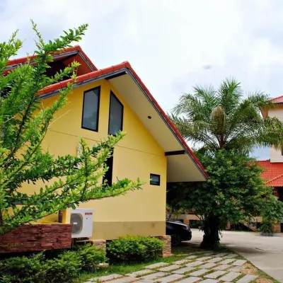 Tanisa Resort Hotels near متنزه تشومفون