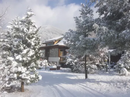 Hoengseong Miakgol Sanbang Отели рядом с достопримечательностью «Hoengseong Welli Hilli Park Ski Resort»