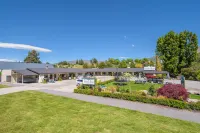 Alpine Motel فنادق في ألبرت تاون