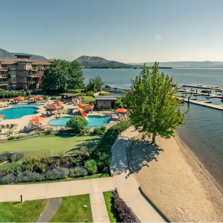 The Cove Lakeside Resort
