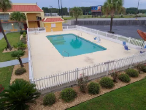 Red Roof Inn Tifton Hotels in Tifton