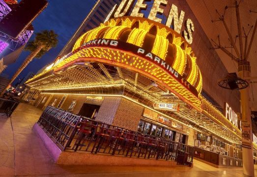 4. 포 퀸즈 호텔 ..