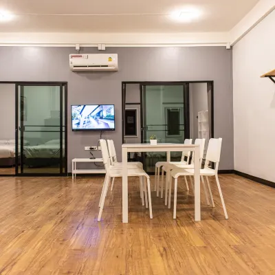 U4 Large 2 Bed Rooms Full Kitchen 200m to BTS Отели рядом с достопримечательностью «Станция Удом Сук»