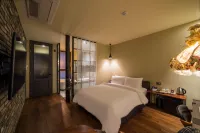 Hotel March Отели рядом с достопримечательностью «Вусонский университет Восточный Кампус»