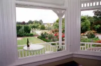 Anglesea House Inn Hotels in Renwick