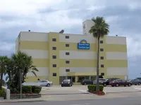 Days Inn by Wyndham Daytona Oceanfront Hotel in zona Timucuan Oaks Garden, Ponce Inlet FL