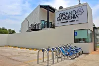 Grand Gardenia - Pools