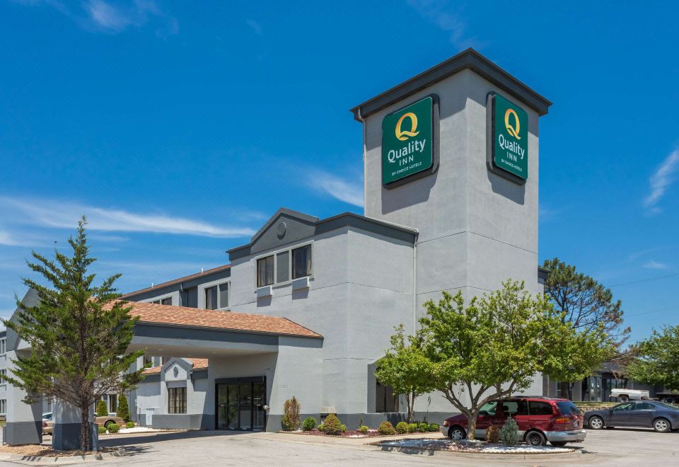 Quality Inn Lees Summit - Kansas City-Lee's Summit Updated 2023 Room  Price-Reviews & Deals 