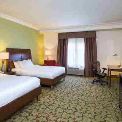 Hilton Garden Inn Edison/Raritan Center Rooms