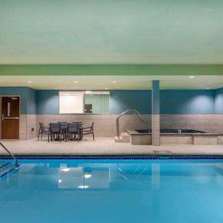 Holiday Inn Express & Suites WATERTOWN by IHG