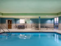 Holiday Inn Express & Suites WATERTOWN by IHG - Family