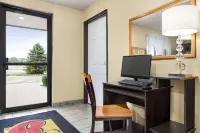 Super 8 by Wyndham Maysville KY Hotel di Maysville