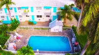 Hollywood Beachside Boutique Suite - Beach