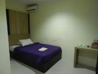 Green Leaf Inn Hotels in Darat Sekip