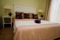 Apartamentos Vista Real Hotels in San Roque