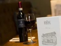 Hadley Bowling Green Inn - بار