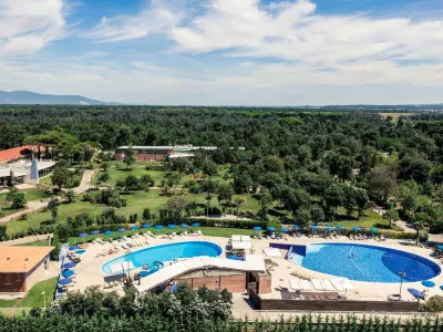 TH Tirrenia - Green Park Resort Hotel dekat Zavorrata Tombolo Da Calambrone