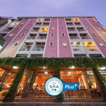 KC Place Hotel Pratunam Отели рядом с достопримечательностью «Станция экспресс-поезда Ratchaprarop»