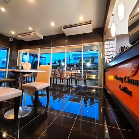 Maneerote Hotel