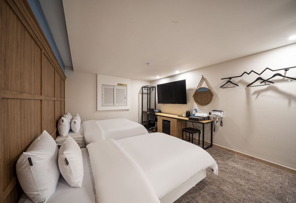 3. 스카이호텔..