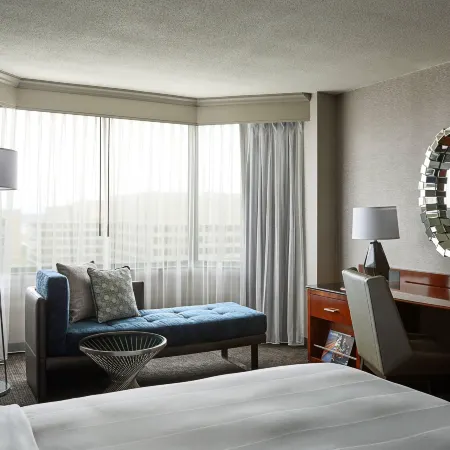 Crystal Gateway Marriott Отели рядом с достопримечательностью «Арлингтон-хаус»