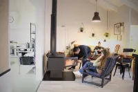 Hugo & Carters Backpackers & Motel - Hostels